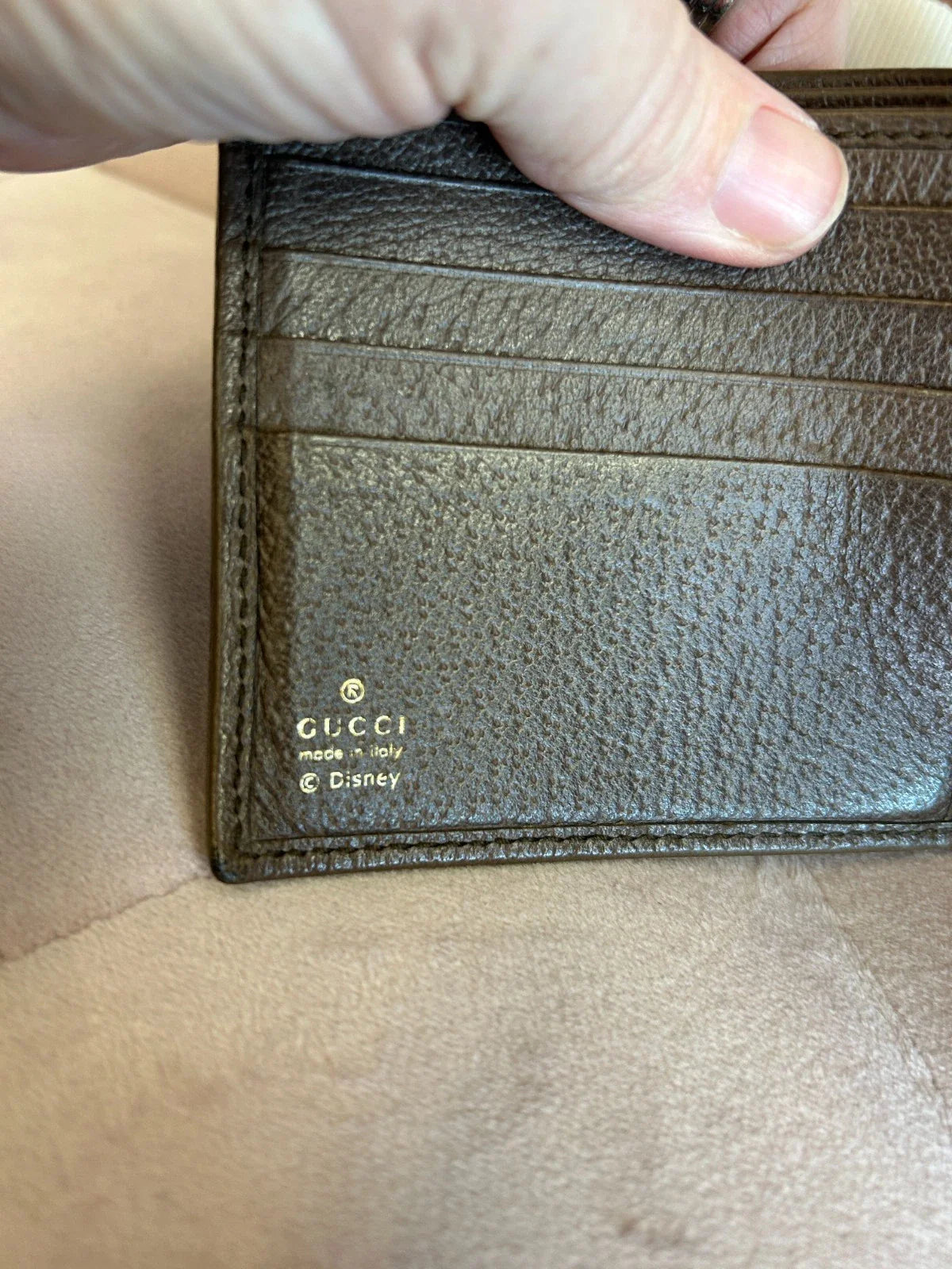 Gucci x Disney GG Supreme Donald Duck Billfold Wallet – Designer Luxury Wallet