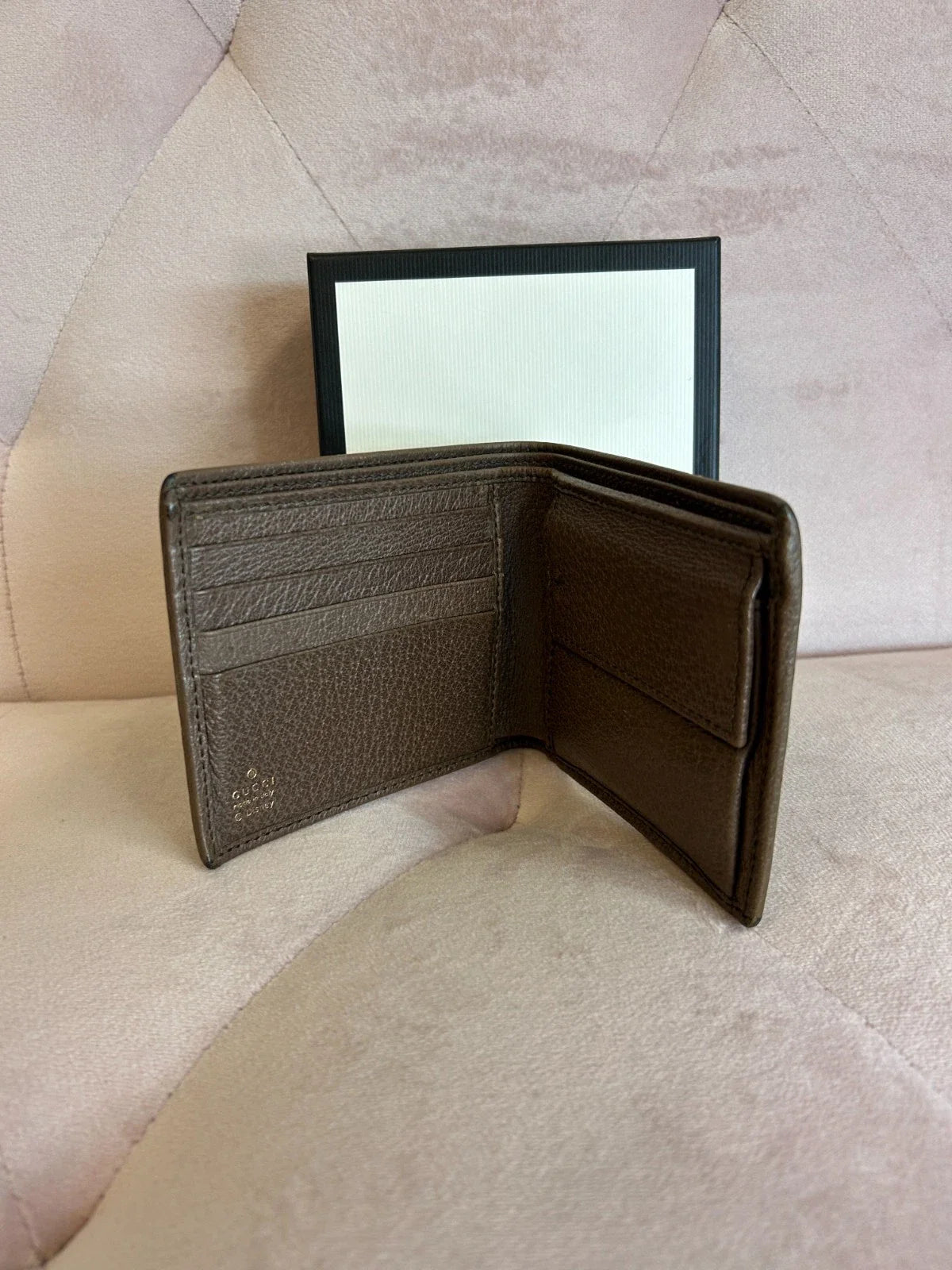 Gucci x Disney GG Supreme Donald Duck Billfold Wallet – Designer Luxury Wallet